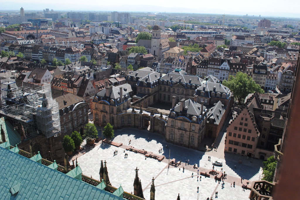 https://mdw-travel-data-us-east-1.s3.amazonaws.com/img/country/France/Rohan-Palace/img_03.jpg