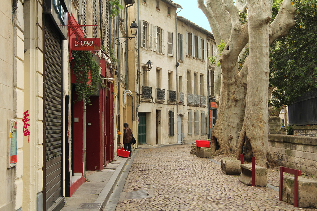 https://mdw-travel-data-us-east-1.s3.amazonaws.com/img/country/France/Rue-des-Teinturiers/img_01.jpg