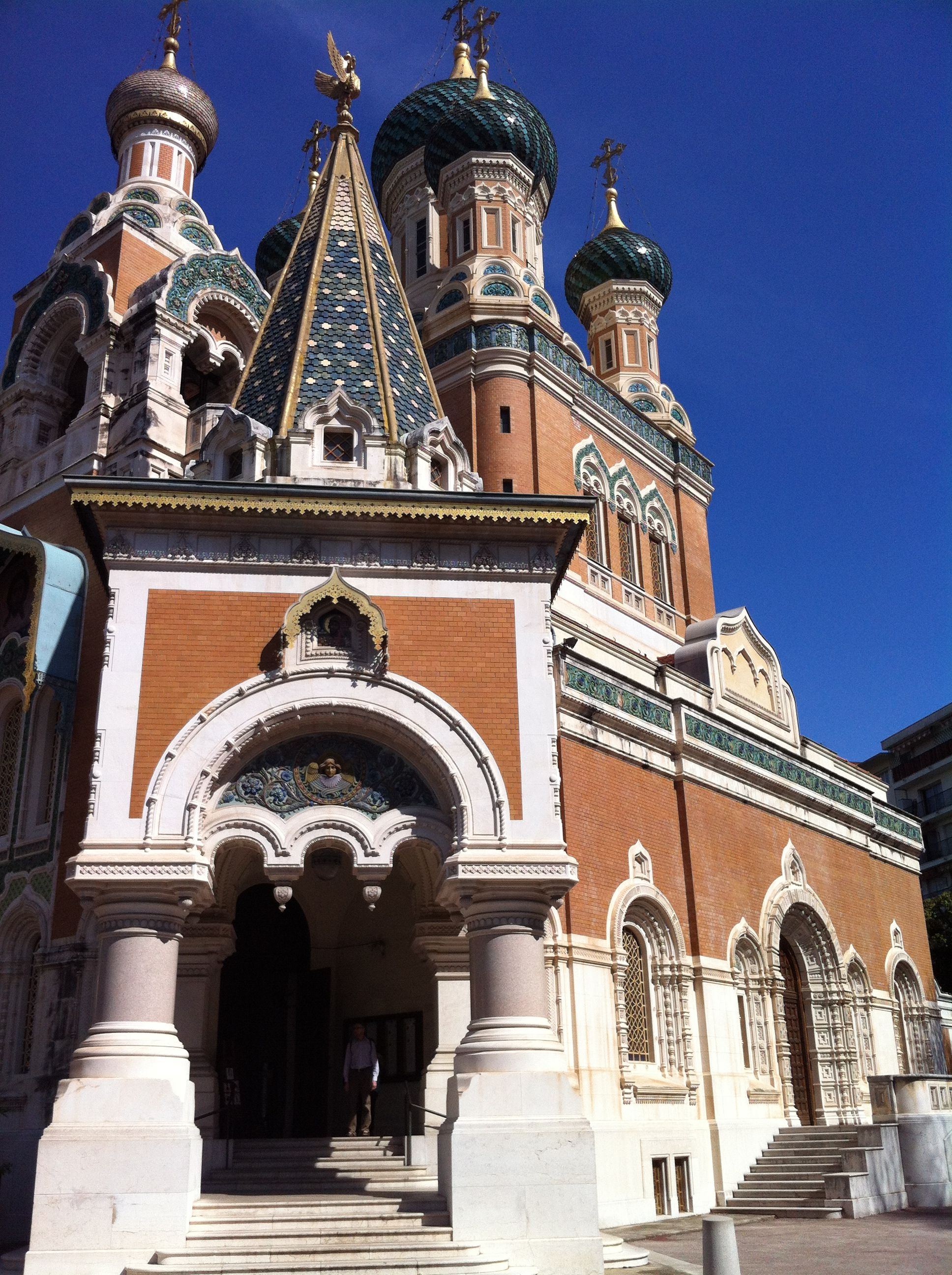 https://mdw-travel-data-us-east-1.s3.amazonaws.com/img/country/France/Russian-Orthodox-Cathedral/img_04.jpg
