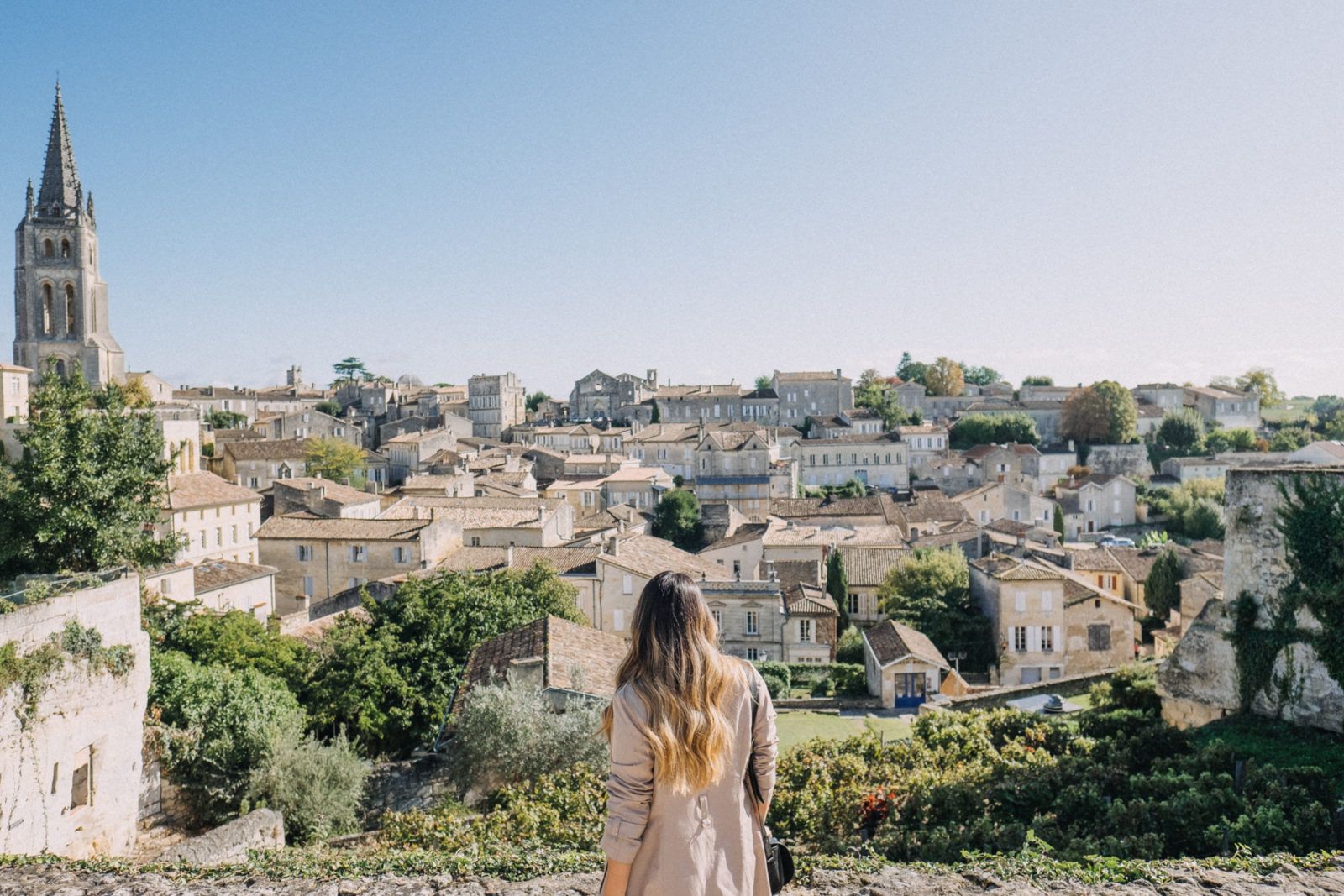 https://mdw-travel-data-us-east-1.s3.amazonaws.com/img/country/France/Saint-Emilion/img_01.jpg