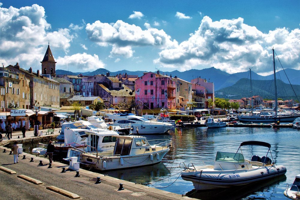 https://mdw-travel-data-us-east-1.s3.amazonaws.com/img/country/France/Saint-Florent/img_01.jpg