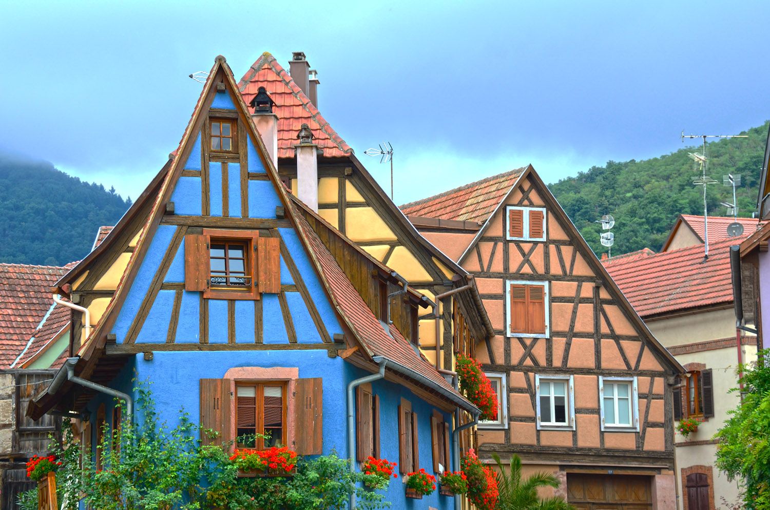 https://mdw-travel-data-us-east-1.s3.amazonaws.com/img/country/France/Saint-Hippolyte/img_03.jpg