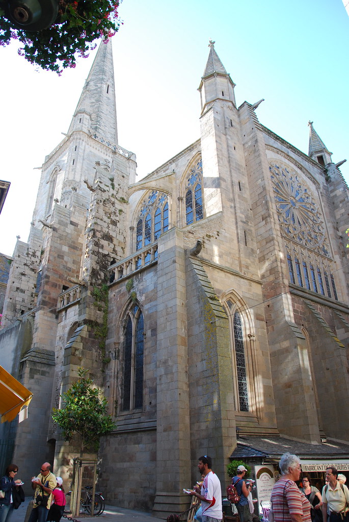 https://mdw-travel-data-us-east-1.s3.amazonaws.com/img/country/France/Saint-Malo-Cathedral/img_02.jpg