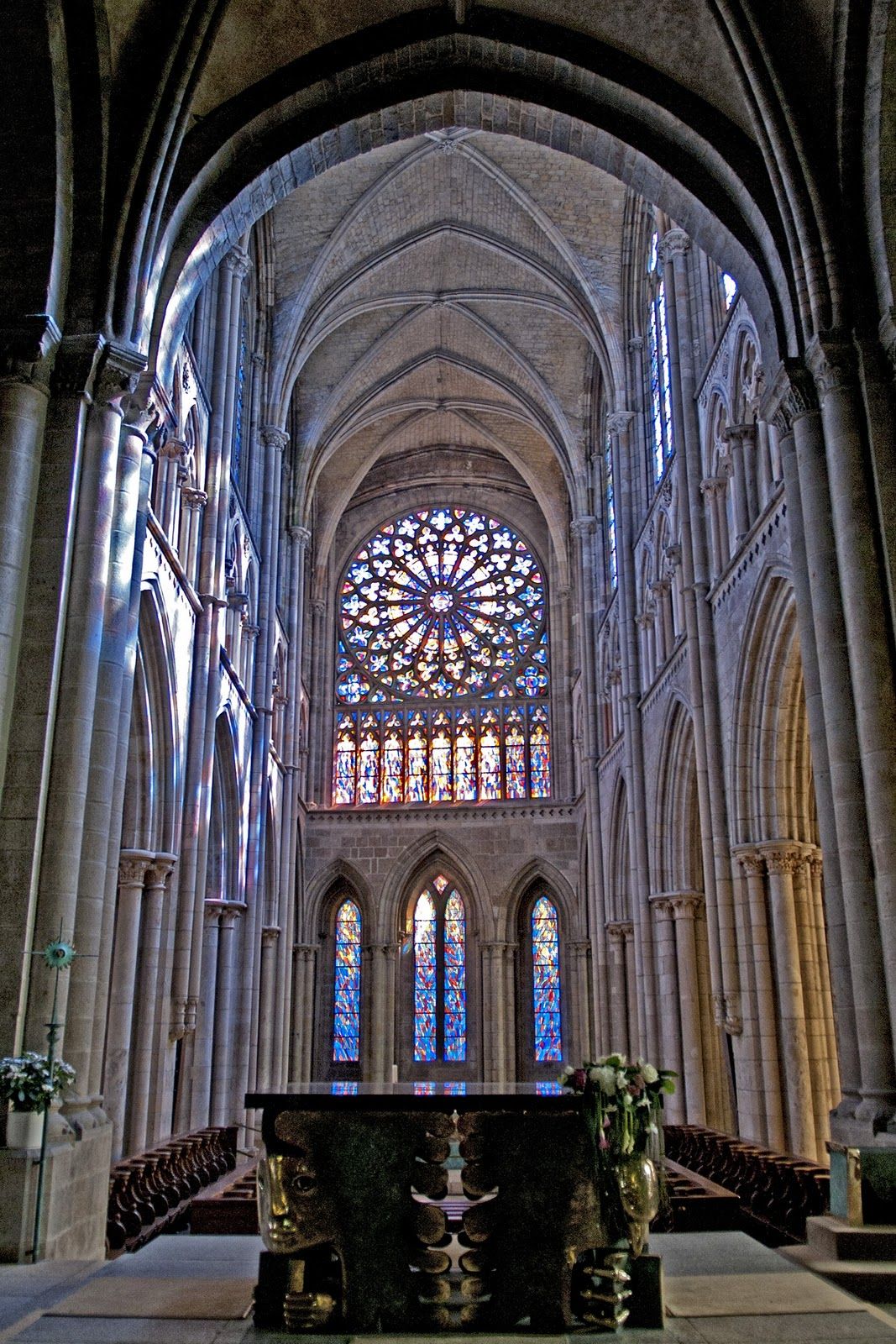 https://mdw-travel-data-us-east-1.s3.amazonaws.com/img/country/France/Saint-Malo-Cathedral/img_03.jpg
