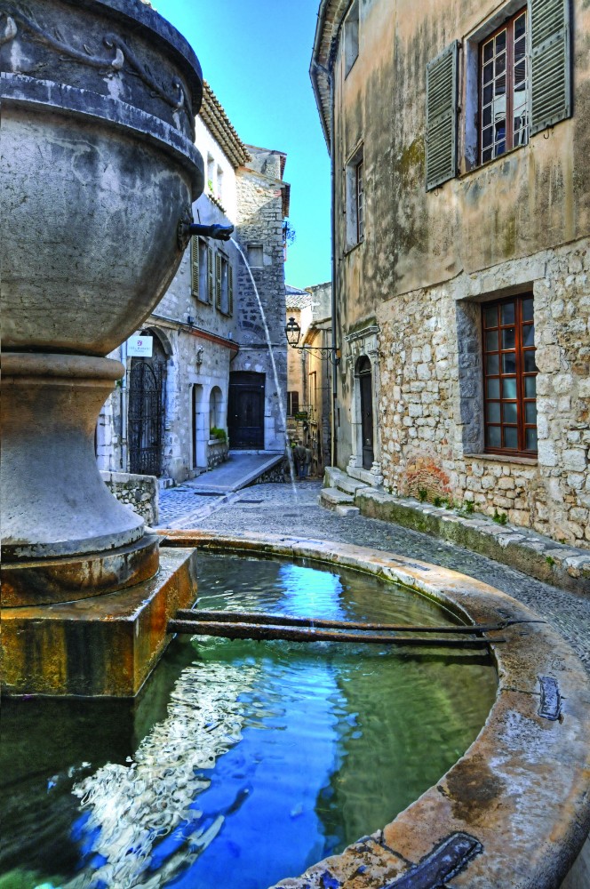 https://mdw-travel-data-us-east-1.s3.amazonaws.com/img/country/France/Saint-Paul-de-Vence/img_01.jpg