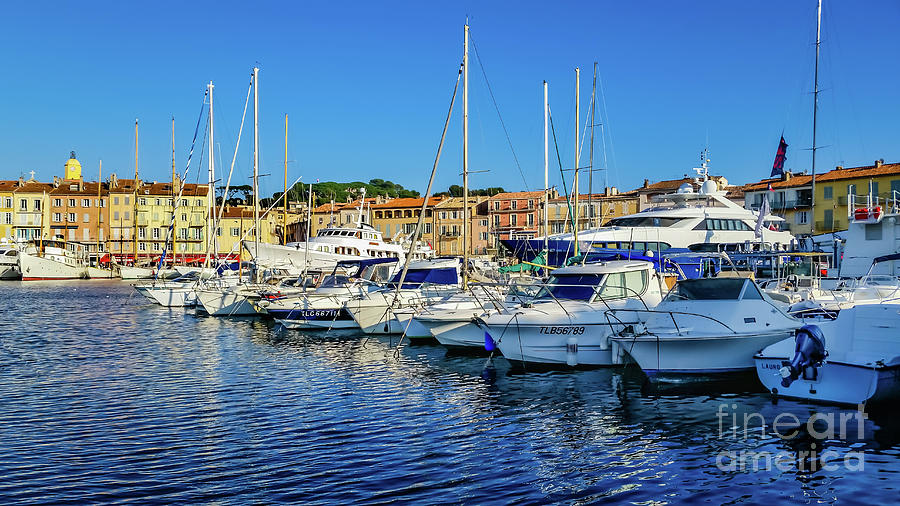 https://mdw-travel-data-us-east-1.s3.amazonaws.com/img/country/France/Saint-Tropez-Harbor/img_01.jpg