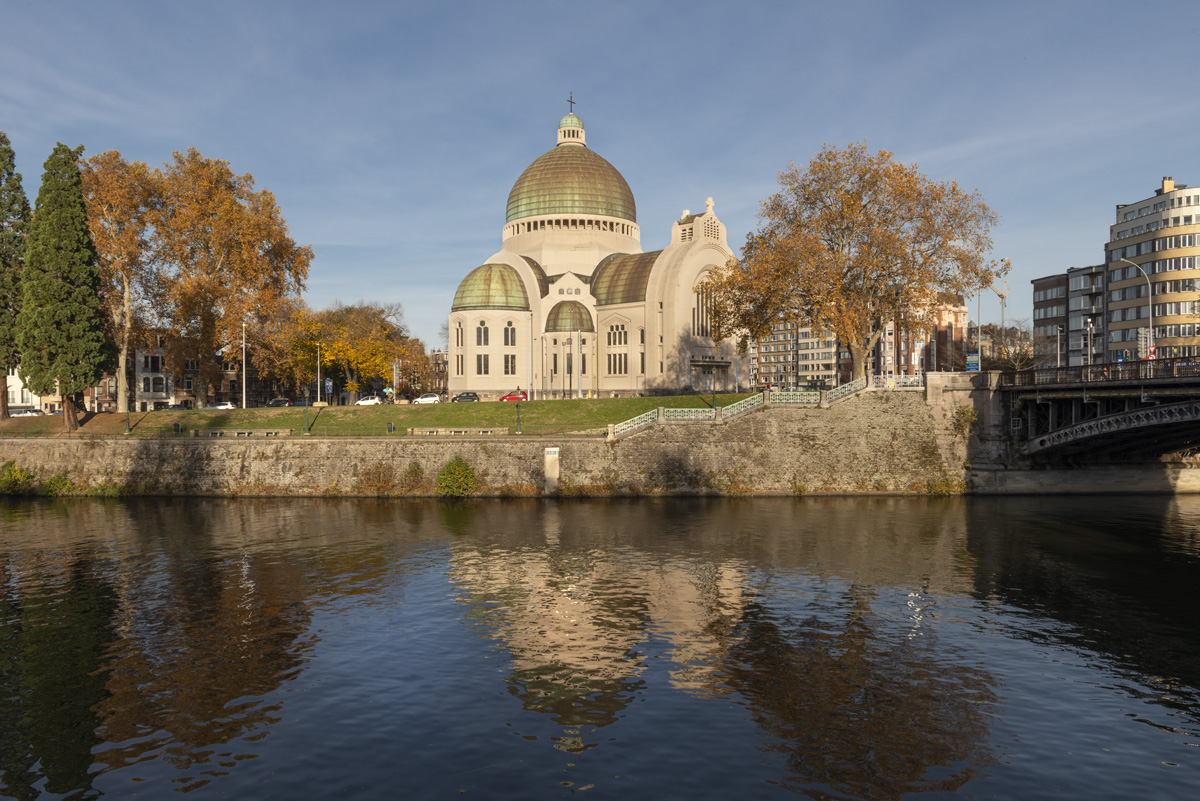 https://mdw-travel-data-us-east-1.s3.amazonaws.com/img/country/France/Saint-Vincent-Church/img_02.jpg
