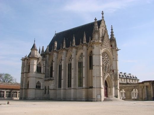 https://mdw-travel-data-us-east-1.s3.amazonaws.com/img/country/France/Sainte-Chapelle/img_02.jpg