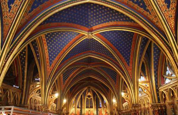 https://mdw-travel-data-us-east-1.s3.amazonaws.com/img/country/France/Sainte-Chapelle/img_03.jpg