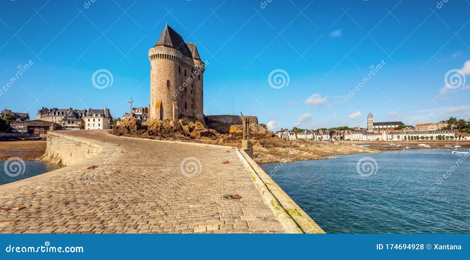 https://mdw-travel-data-us-east-1.s3.amazonaws.com/img/country/France/Solidor-Tower/img_01.jpg