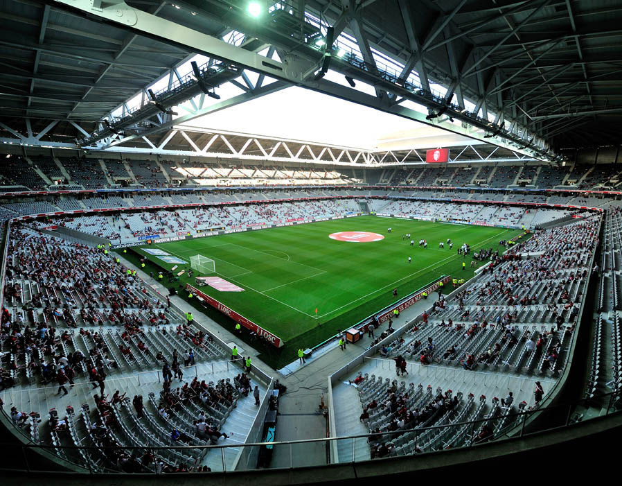 https://mdw-travel-data-us-east-1.s3.amazonaws.com/img/country/France/Stade-Pierre-Mauroy/img_01.jpg