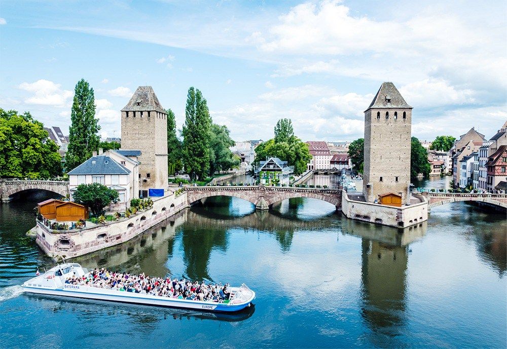 https://mdw-travel-data-us-east-1.s3.amazonaws.com/img/country/France/Strossburi/img_03.jpg