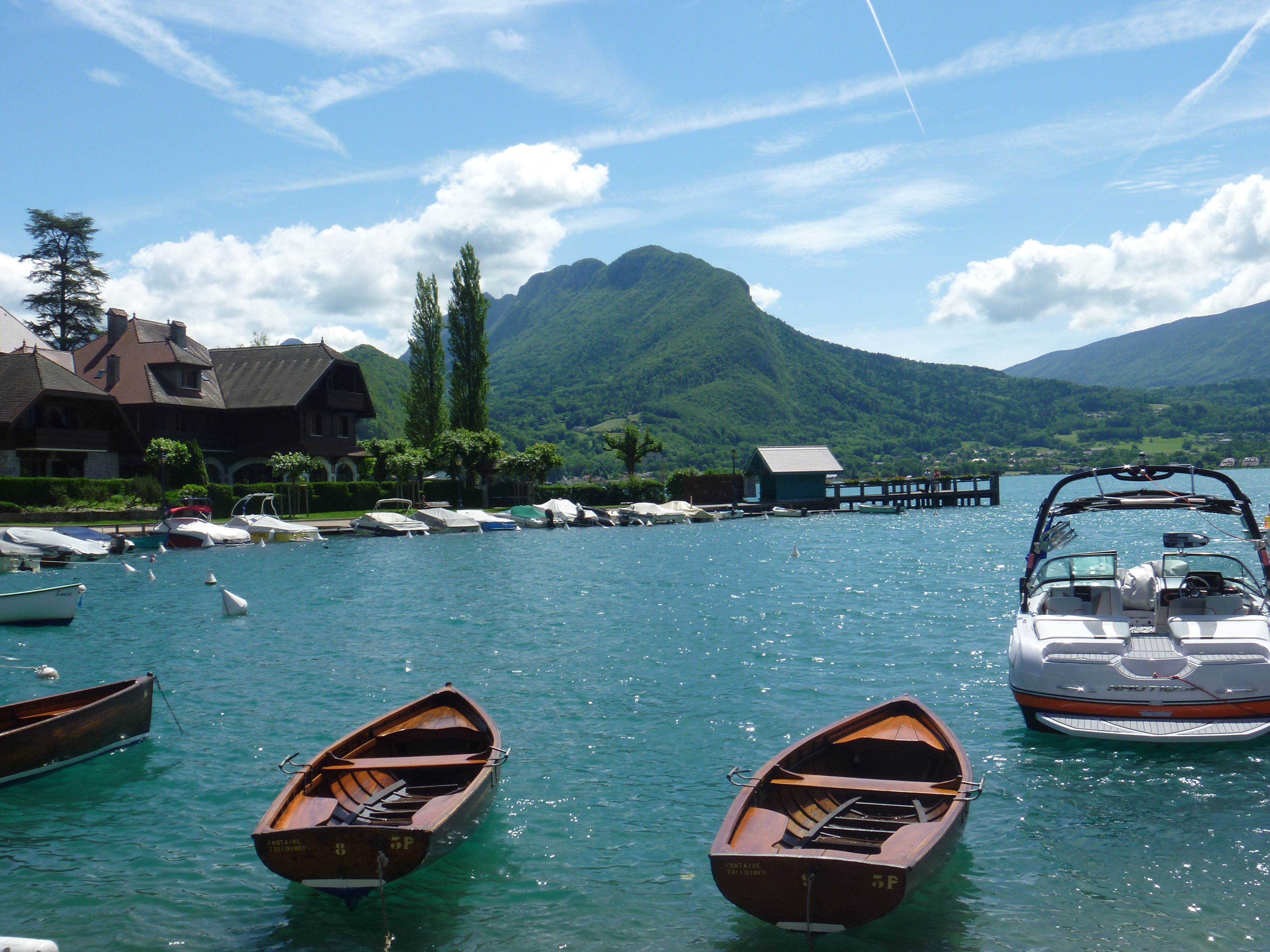 https://mdw-travel-data-us-east-1.s3.amazonaws.com/img/country/France/Talloires-Beach/img_05.jpg