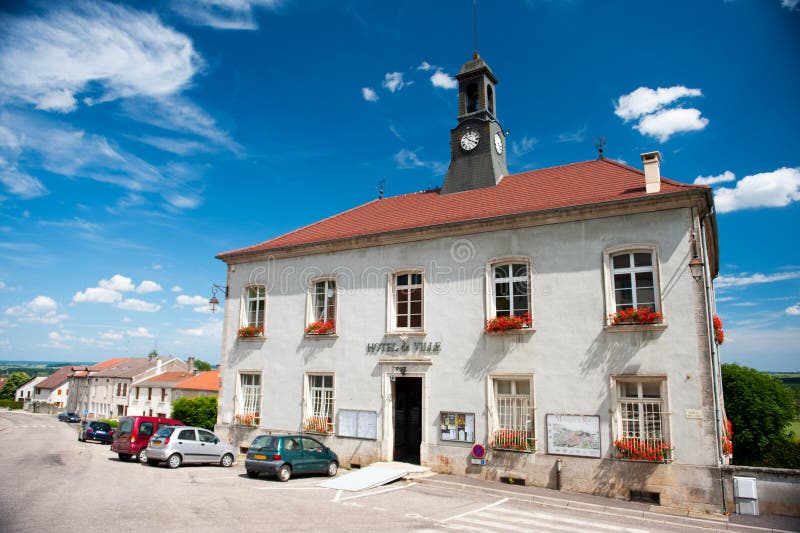 https://mdw-travel-data-us-east-1.s3.amazonaws.com/img/country/France/Town-Hall/img_04.jpg