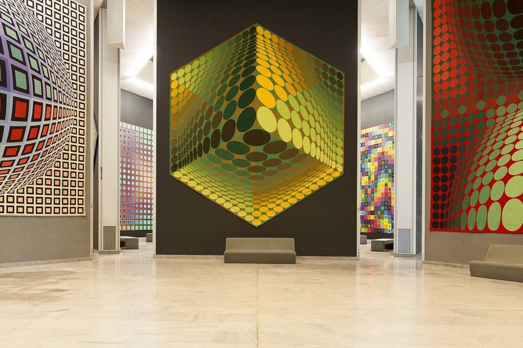 https://mdw-travel-data-us-east-1.s3.amazonaws.com/img/country/France/Vasarely-Foundation/img_03.jpg