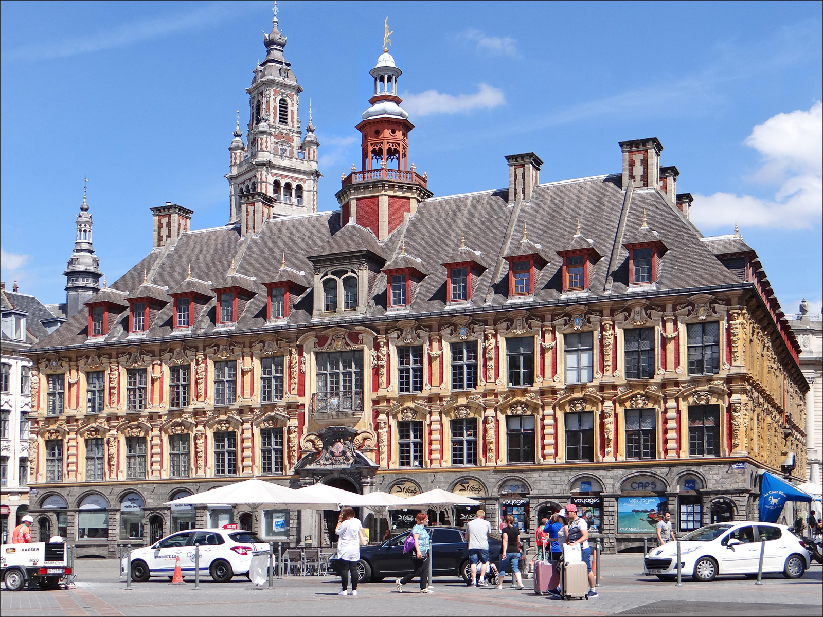 https://mdw-travel-data-us-east-1.s3.amazonaws.com/img/country/France/Vieux-Lille/img_05.jpg