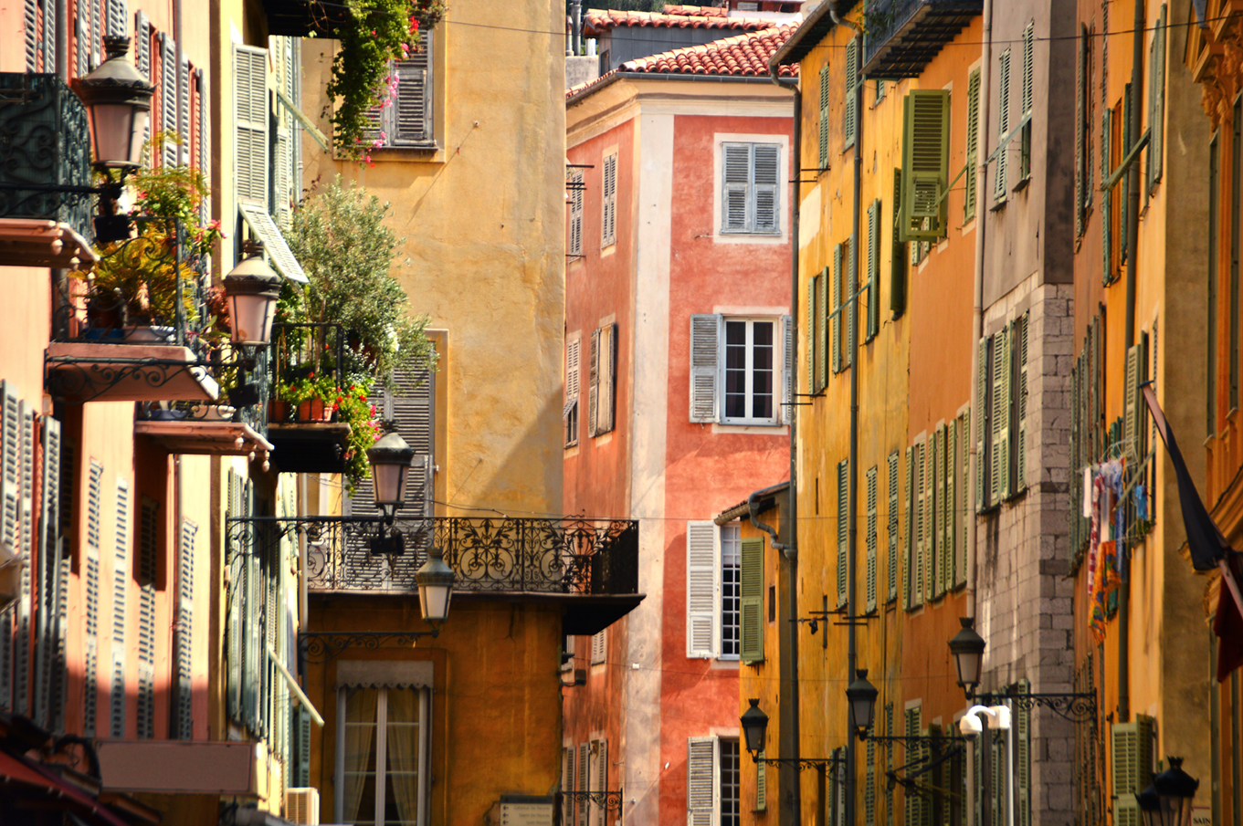 https://mdw-travel-data-us-east-1.s3.amazonaws.com/img/country/France/Vieux-Nice-Old-Town/img_00.jpg
