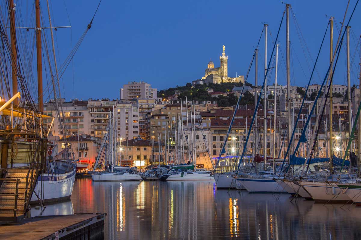https://mdw-travel-data-us-east-1.s3.amazonaws.com/img/country/France/Vieux-Port--Old-Port-/img_01.jpg