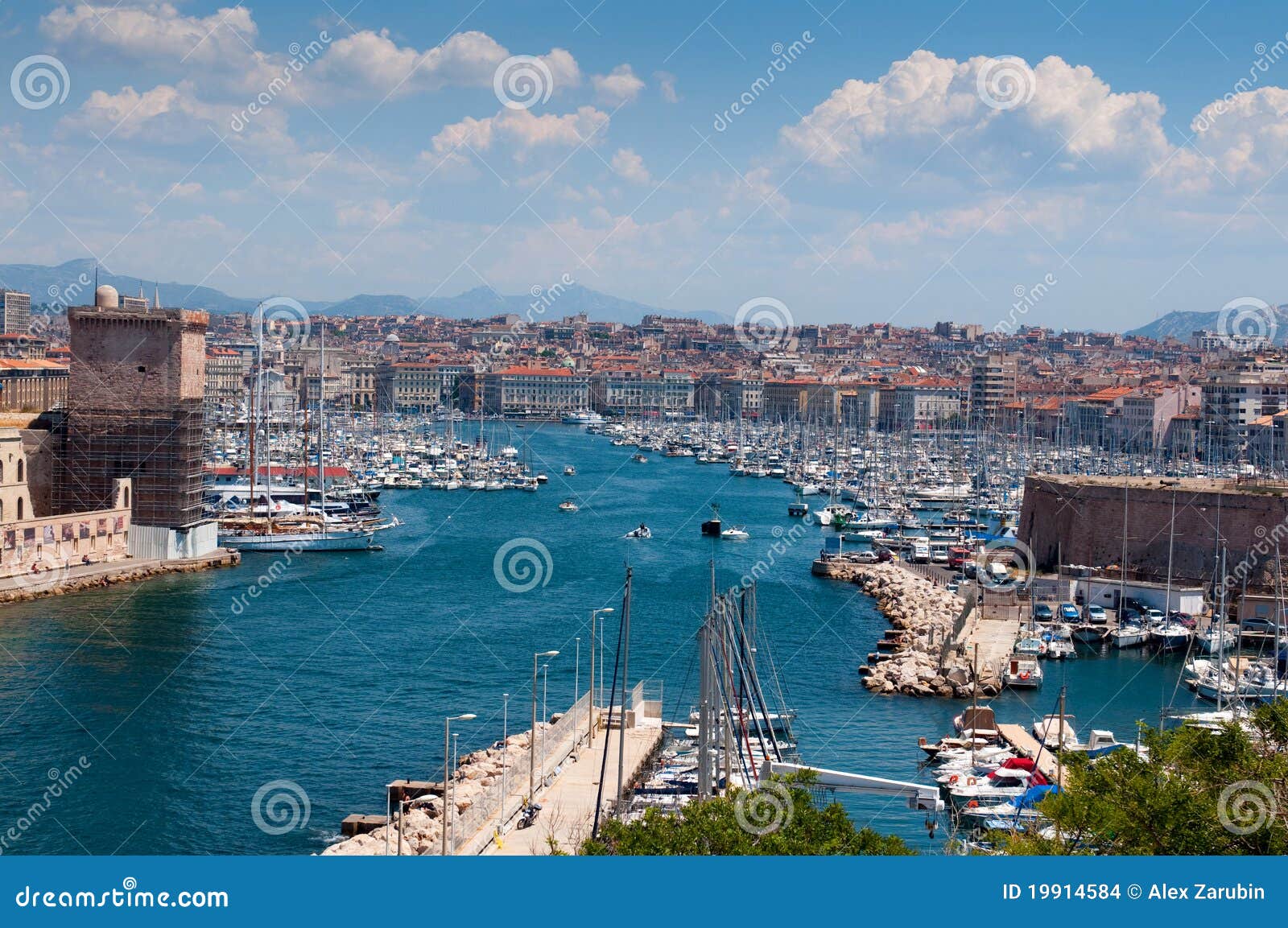 https://mdw-travel-data-us-east-1.s3.amazonaws.com/img/country/France/Vieux-Port--Old-Port-/img_02.jpg
