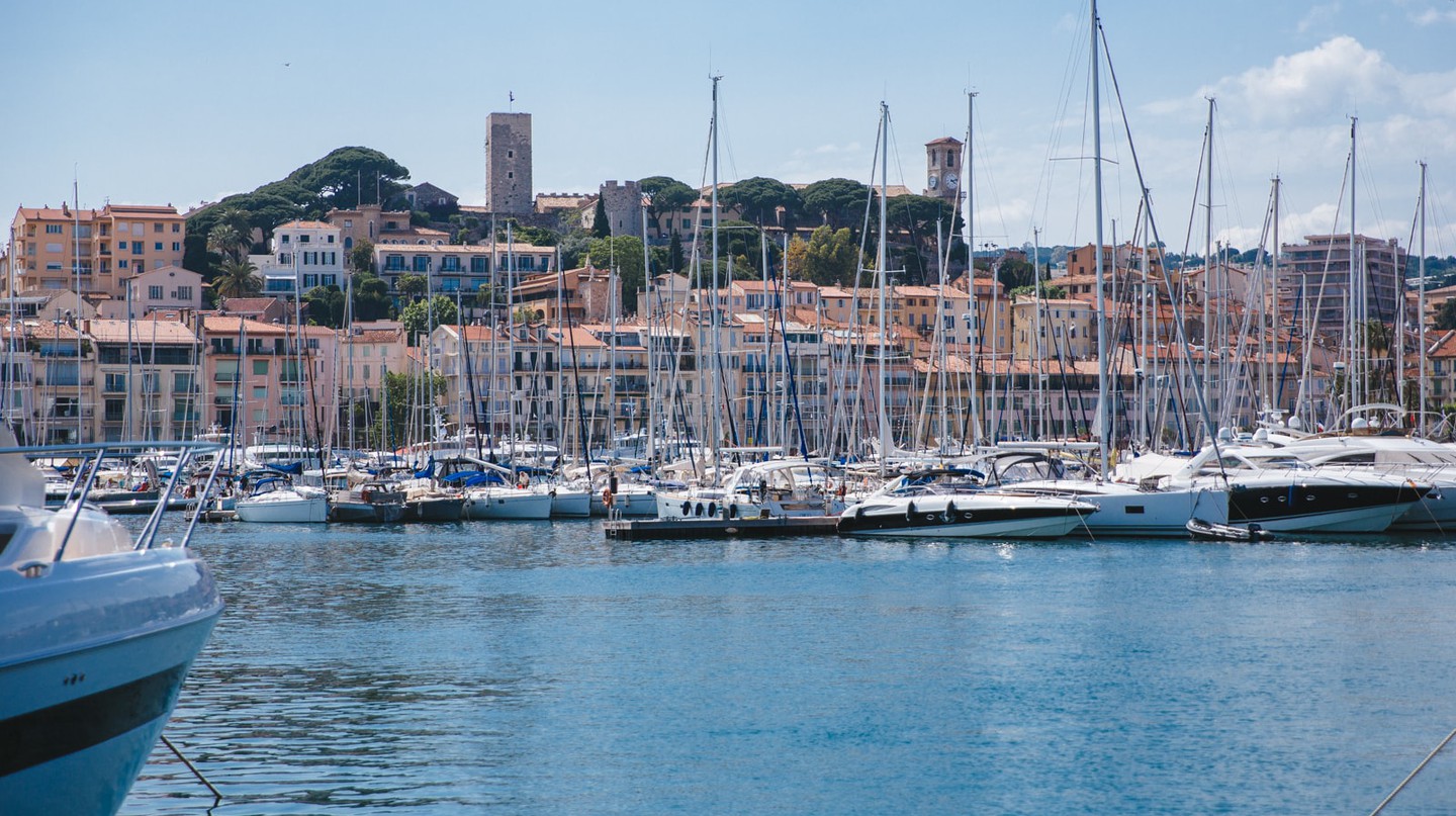 https://mdw-travel-data-us-east-1.s3.amazonaws.com/img/country/France/Vieux-Port-de-Cannes/img_03.jpg