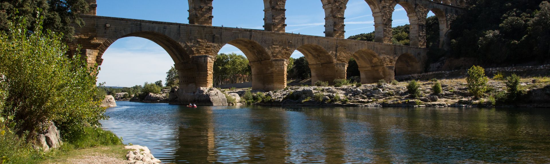 https://mdw-travel-data-us-east-1.s3.amazonaws.com/img/country/France/Villeneuve-les-Avignon/img_01.jpg