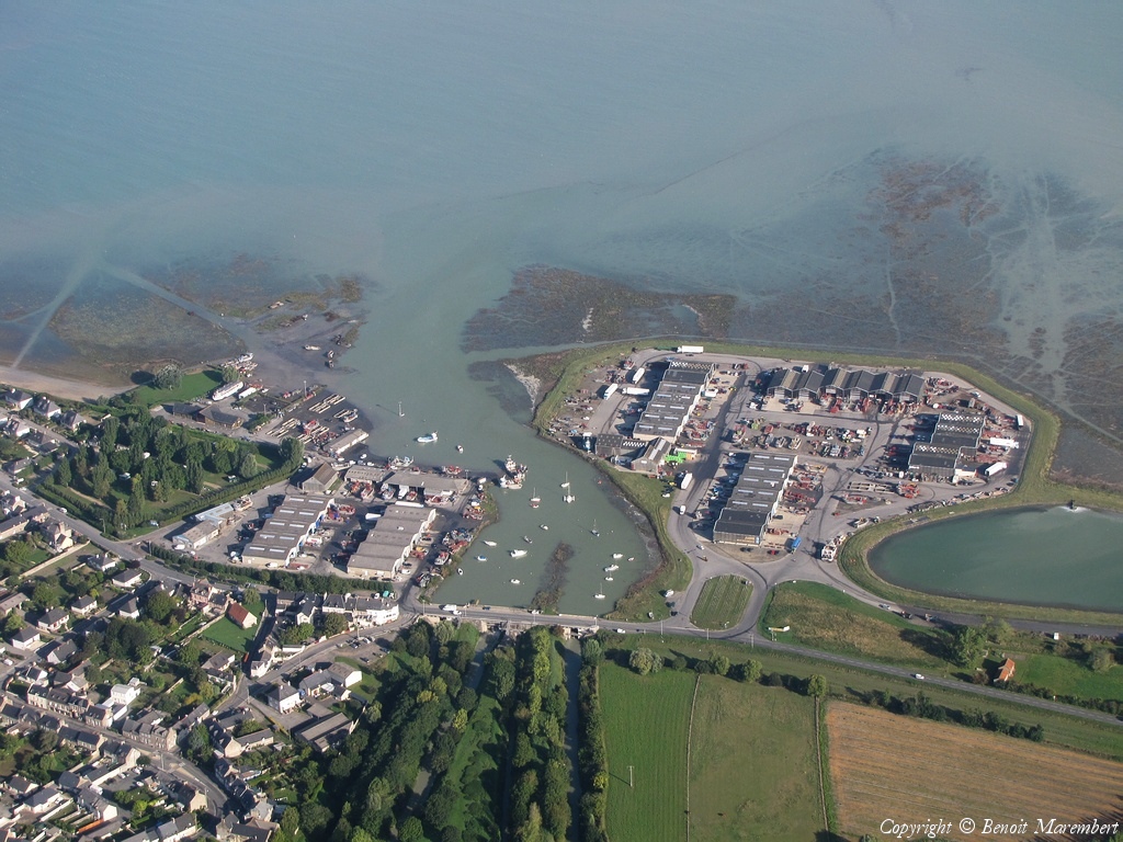 https://mdw-travel-data-us-east-1.s3.amazonaws.com/img/country/France/Vivier-sur-Mer-Harbour/img_00.jpg