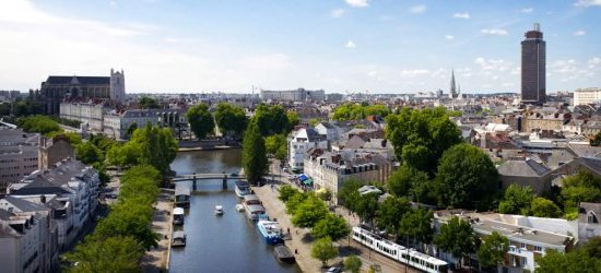 https://mdw-travel-data-us-east-1.s3.amazonaws.com/img/country/France/Voyage-a-Nantes/img_02.jpg