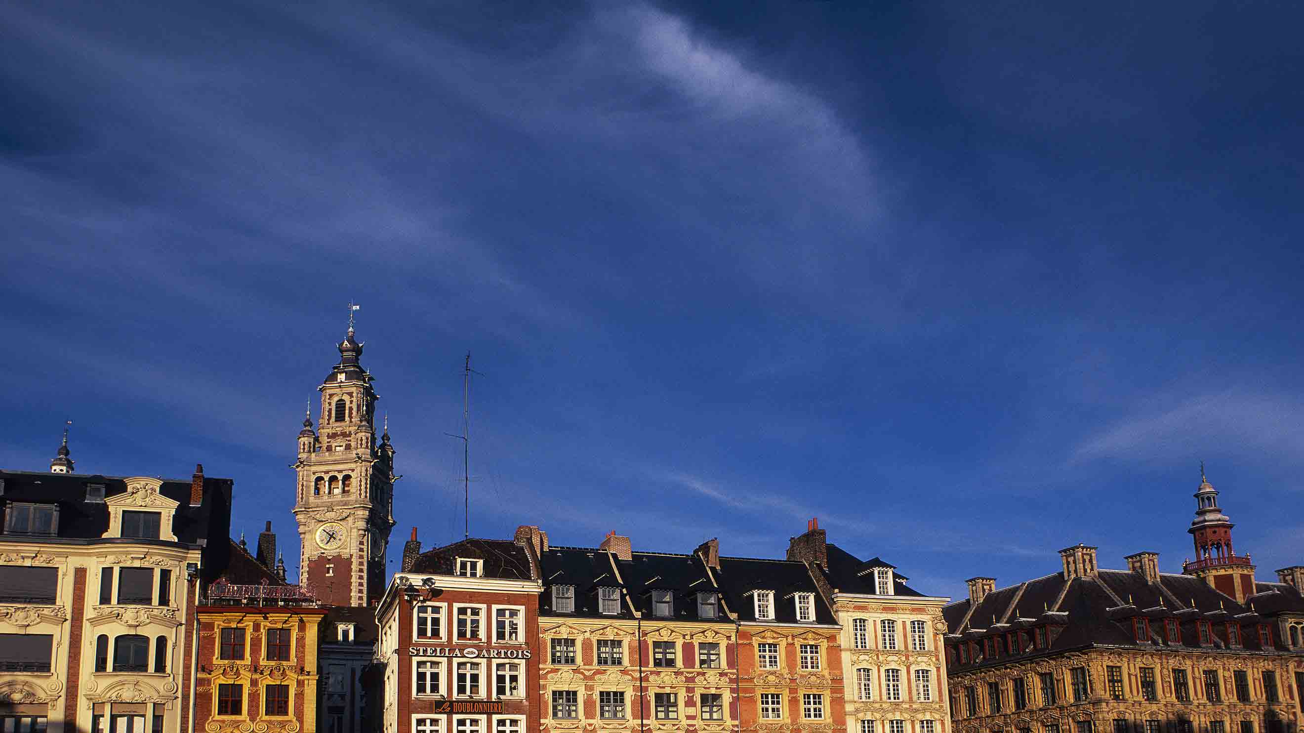 https://mdw-travel-data-us-east-1.s3.amazonaws.com/img/country/France/Zenith-de-Lille/img_00.jpg