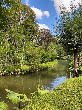 https://mdw-travel-data-us-east-1.s3.amazonaws.com/img/country/France/ZooParc-de-Lille/img_01.jpg