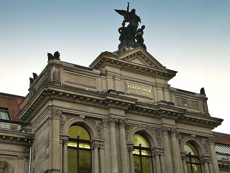https://mdw-travel-data-us-east-1.s3.amazonaws.com/img/country/Germany/Albertinum/img_02.jpg