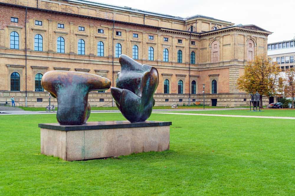 https://mdw-travel-data-us-east-1.s3.amazonaws.com/img/country/Germany/Alte-Pinakothek/img_01.jpg