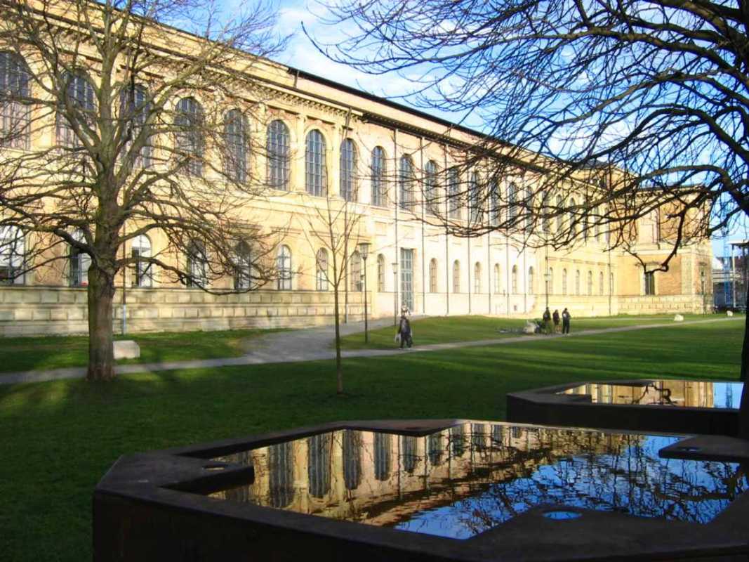 https://mdw-travel-data-us-east-1.s3.amazonaws.com/img/country/Germany/Alte-Pinakothek/img_03.jpg