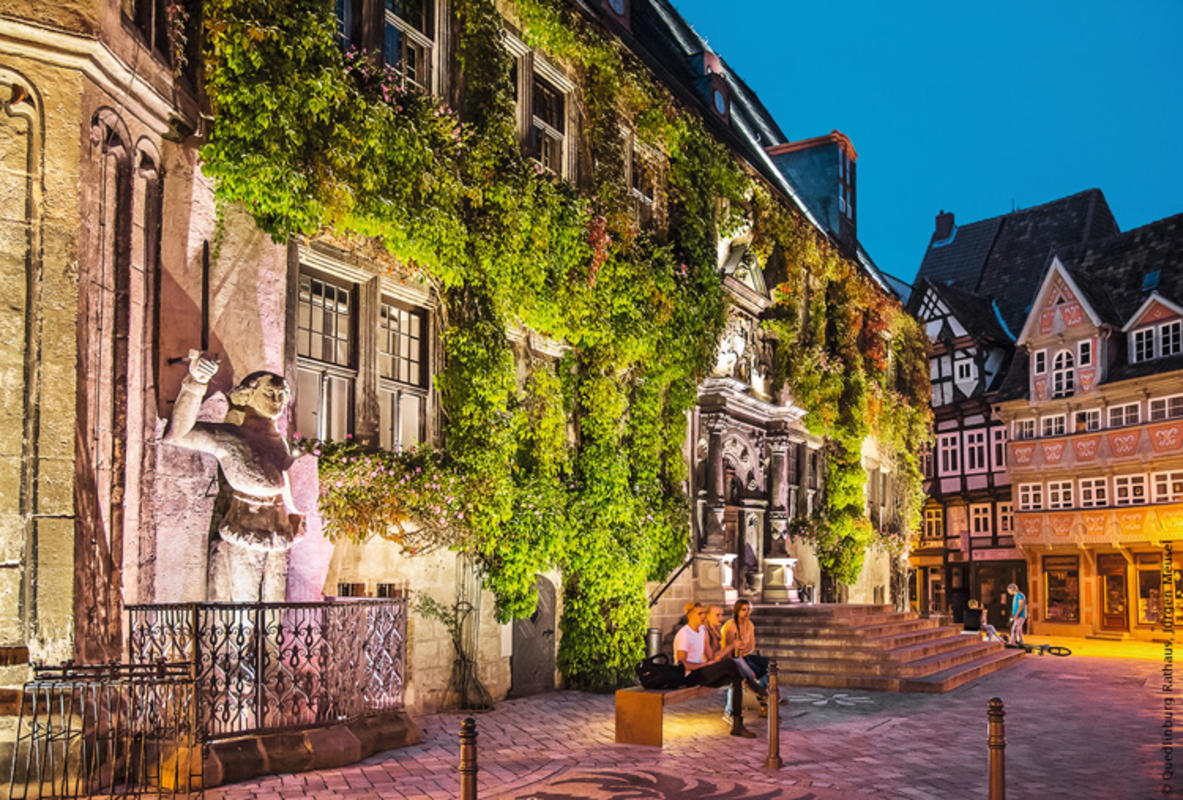 https://mdw-travel-data-us-east-1.s3.amazonaws.com/img/country/Germany/Altstadt--Old-Town-/img_03.jpg