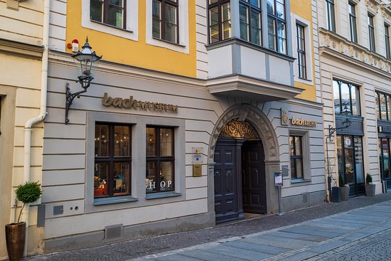 https://mdw-travel-data-us-east-1.s3.amazonaws.com/img/country/Germany/Bach-Museum/img_01.jpg