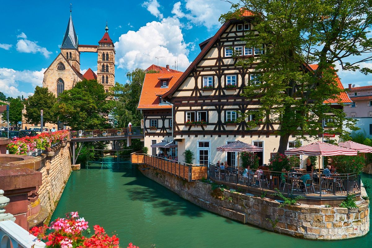 https://mdw-travel-data-us-east-1.s3.amazonaws.com/img/country/Germany/Baden-Baden/img_03.jpg