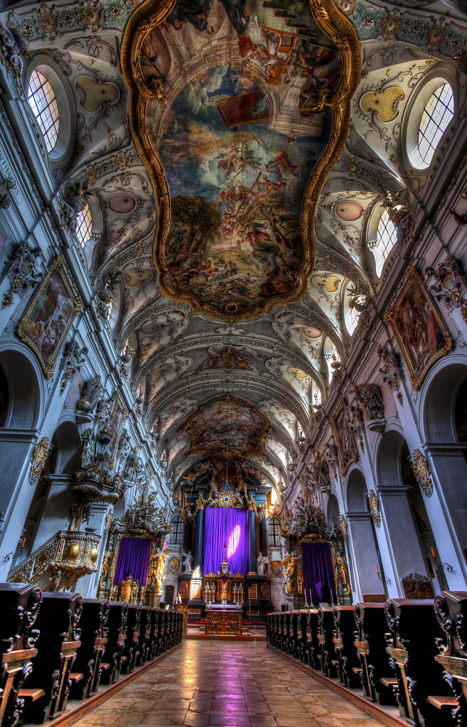 https://mdw-travel-data-us-east-1.s3.amazonaws.com/img/country/Germany/Basilika-St-Emmeram/img_00.jpg