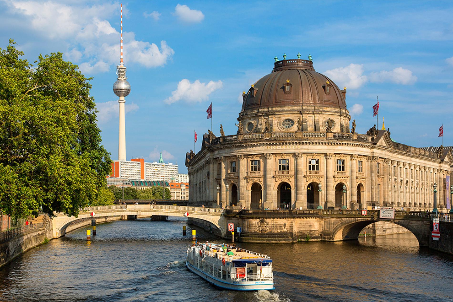 https://mdw-travel-data-us-east-1.s3.amazonaws.com/img/country/Germany/Berlin-TV-Tower/img_03.jpg