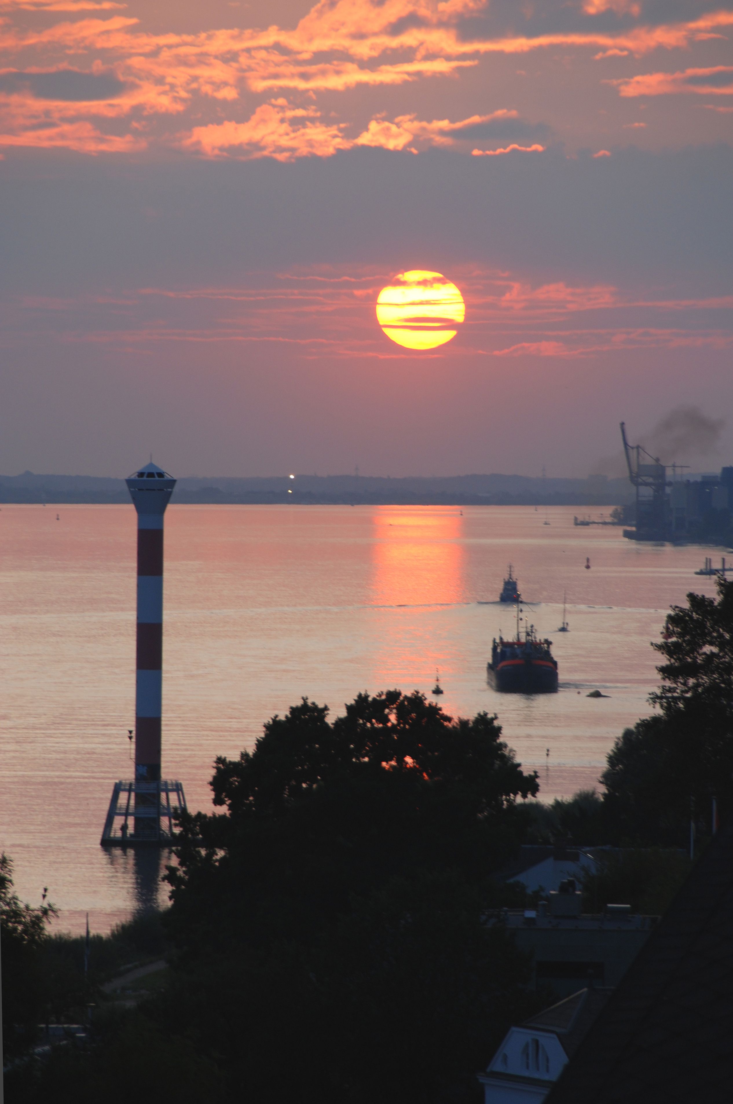 https://mdw-travel-data-us-east-1.s3.amazonaws.com/img/country/Germany/Blankenese/img_01.jpg