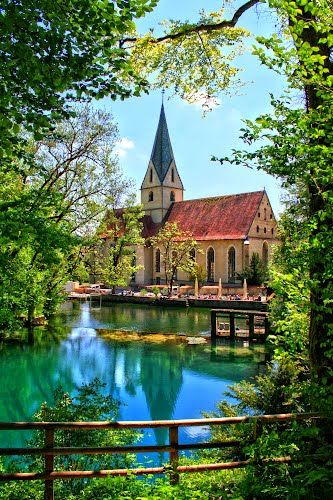 https://mdw-travel-data-us-east-1.s3.amazonaws.com/img/country/Germany/Blautopf/img_03.jpg
