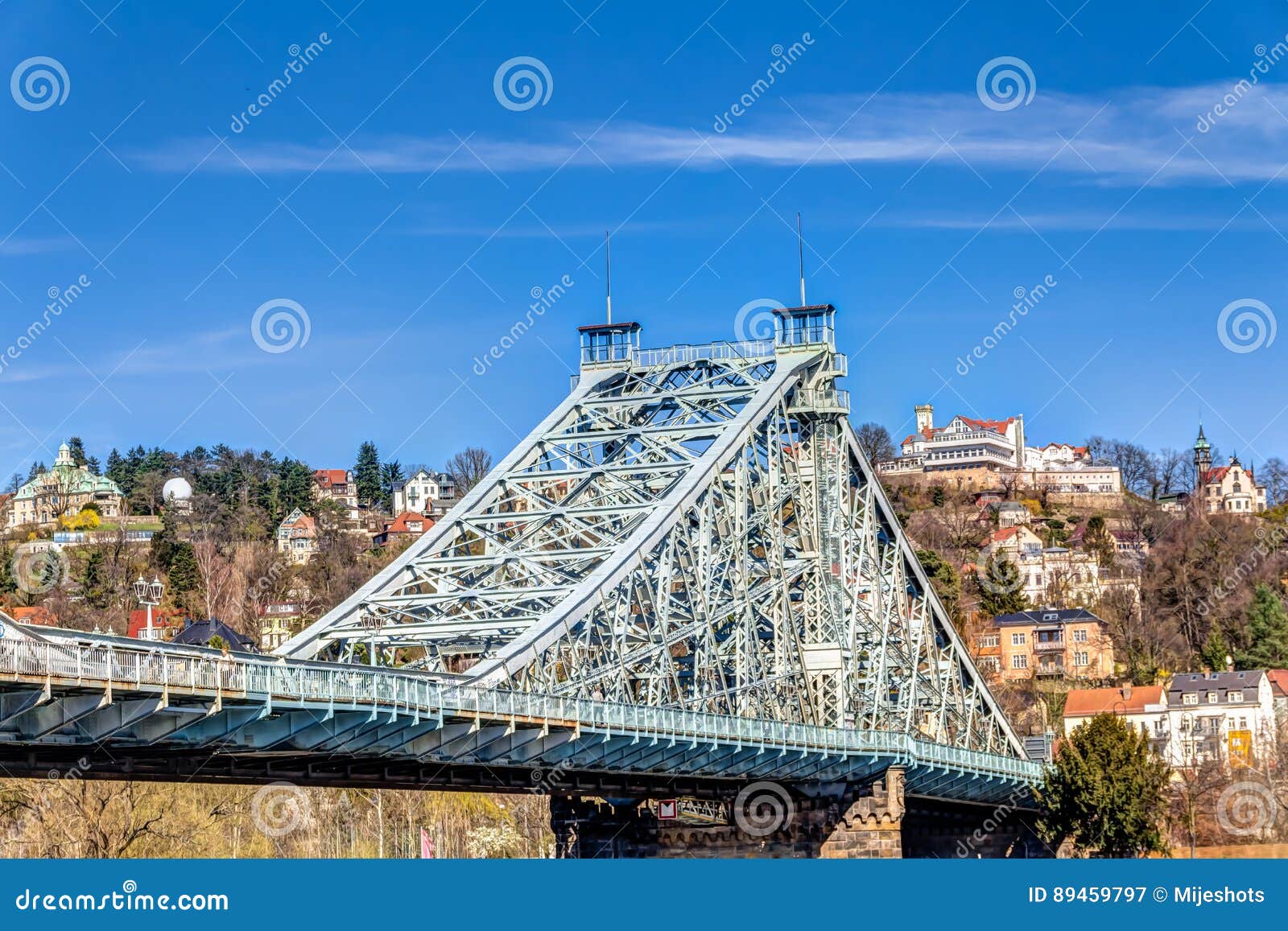 https://mdw-travel-data-us-east-1.s3.amazonaws.com/img/country/Germany/Blue-Wonder-Bridge/img_03.jpg
