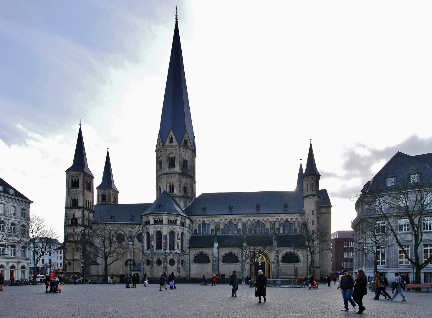 https://mdw-travel-data-us-east-1.s3.amazonaws.com/img/country/Germany/Bonner-Munster/img_01.jpg