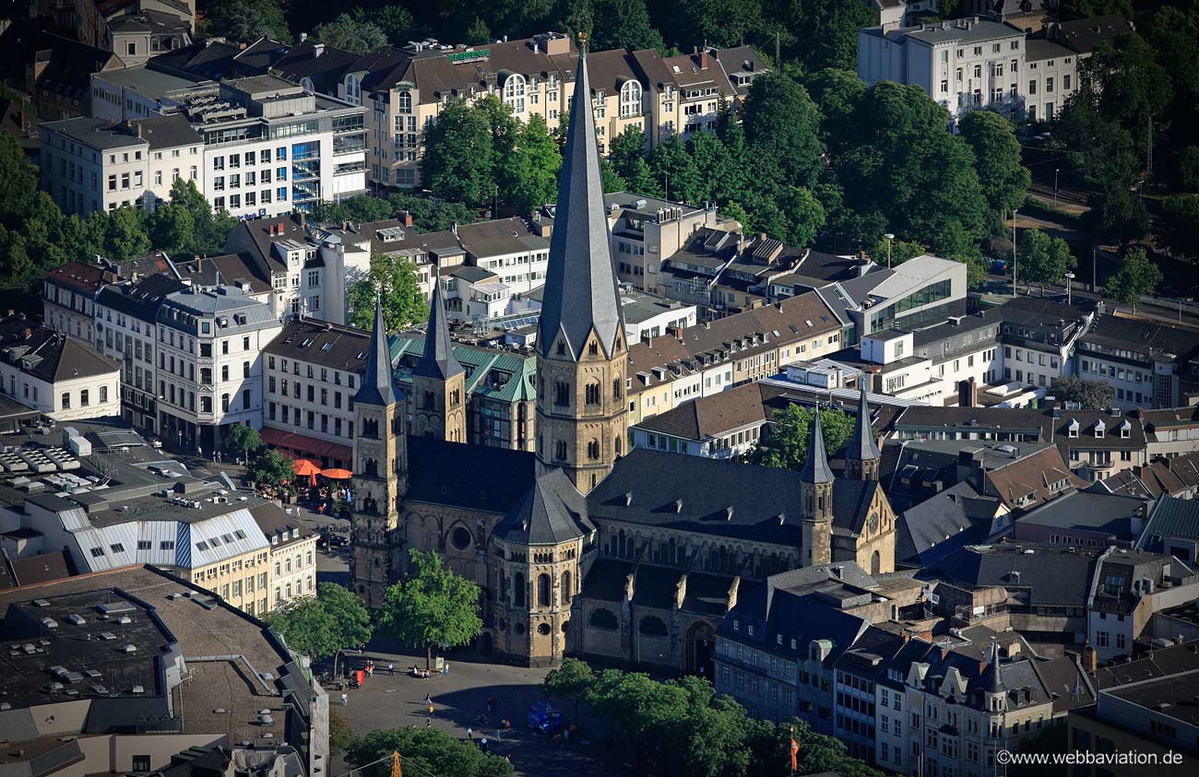 https://mdw-travel-data-us-east-1.s3.amazonaws.com/img/country/Germany/Bonner-Munster/img_02.jpg