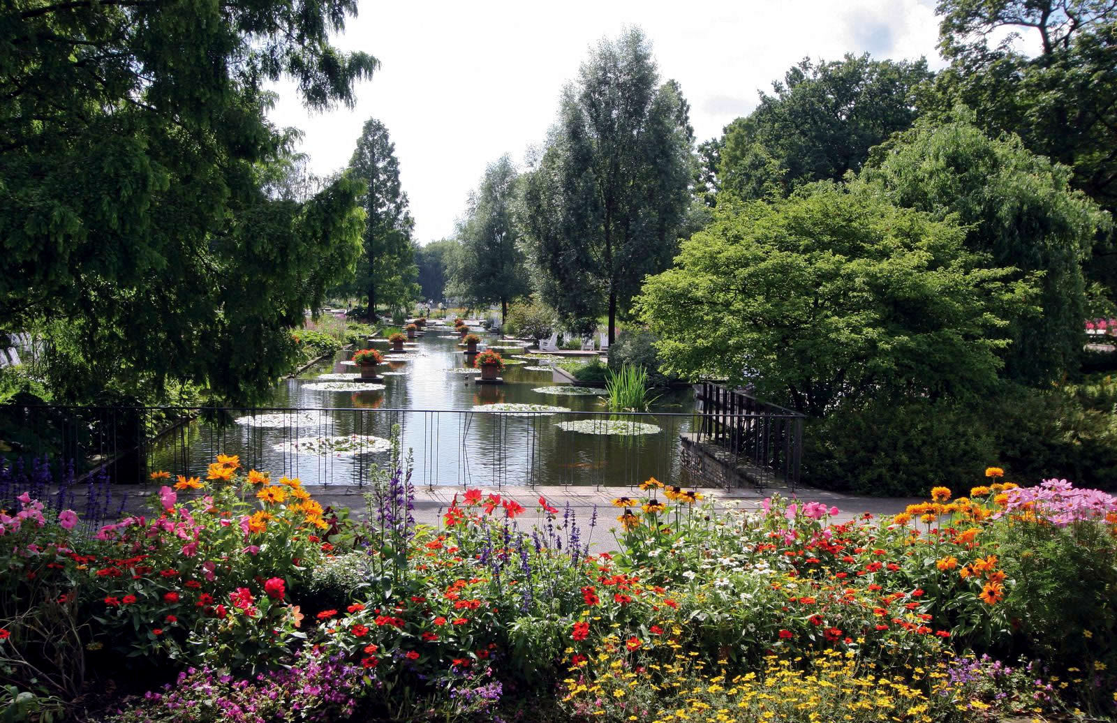 https://mdw-travel-data-us-east-1.s3.amazonaws.com/img/country/Germany/Botanical-Garden/img_03.jpg
