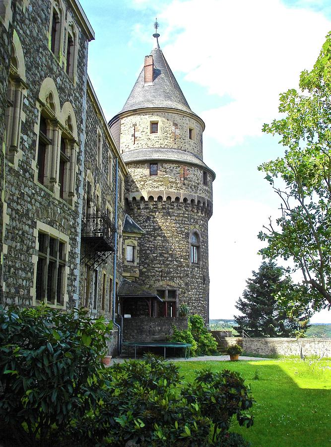 https://mdw-travel-data-us-east-1.s3.amazonaws.com/img/country/Germany/Braunfels-Castle/img_03.jpg