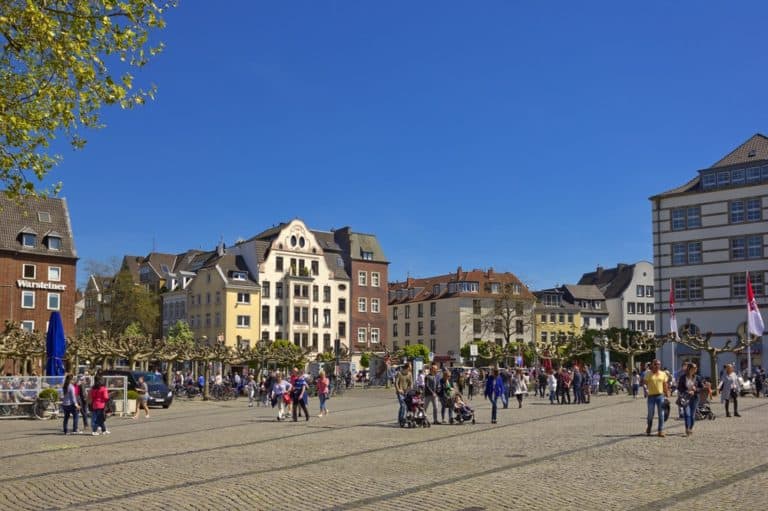 https://mdw-travel-data-us-east-1.s3.amazonaws.com/img/country/Germany/Burgplatz/img_03.jpg