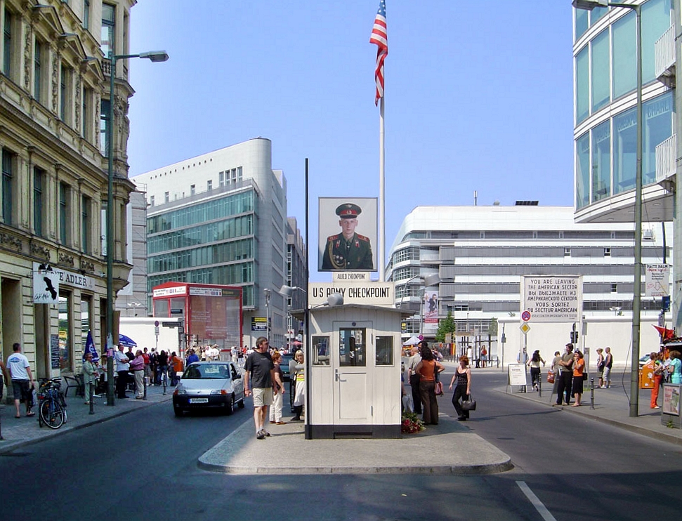 https://mdw-travel-data-us-east-1.s3.amazonaws.com/img/country/Germany/Checkpoint-Charlie/img_01.jpg