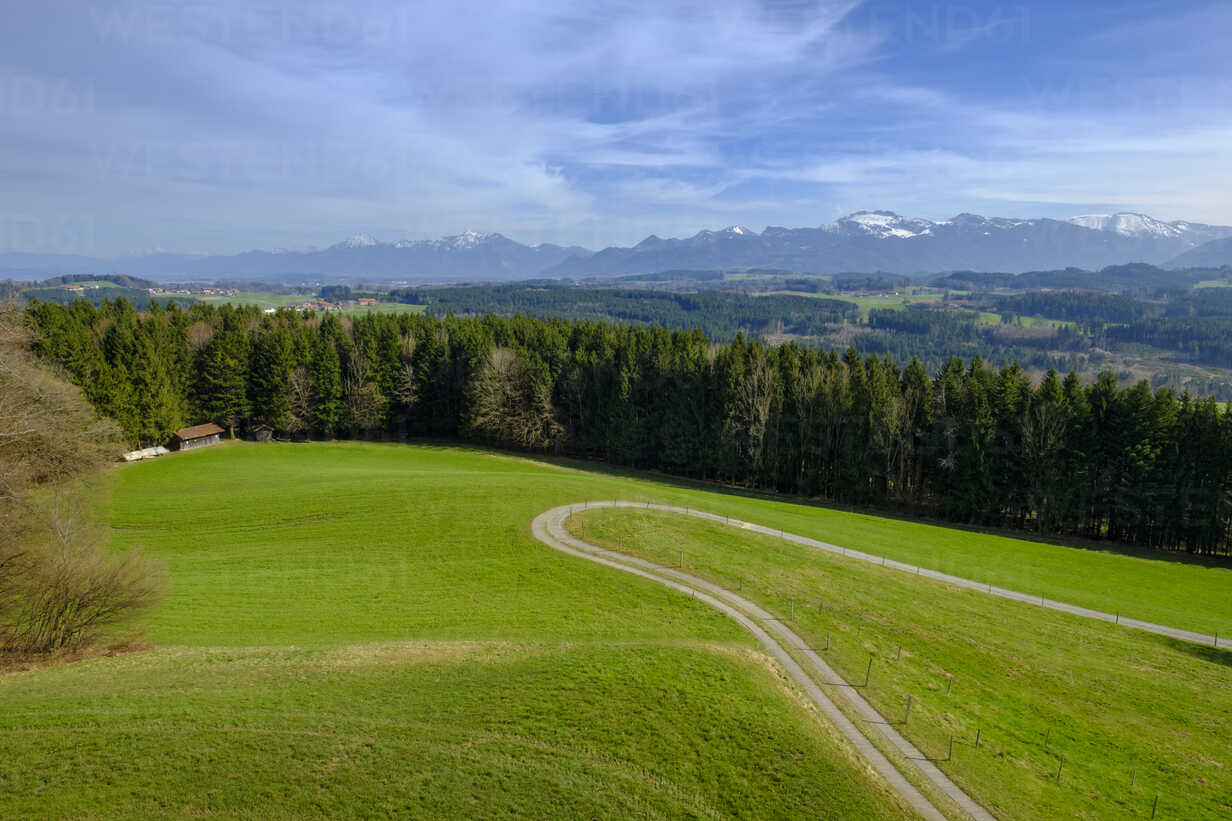 https://mdw-travel-data-us-east-1.s3.amazonaws.com/img/country/Germany/Chiemgau-Alps/img_03.jpg