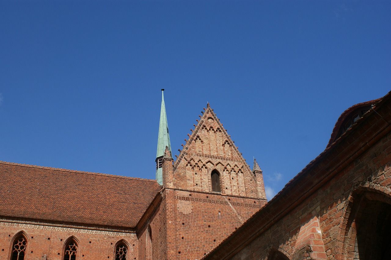 https://mdw-travel-data-us-east-1.s3.amazonaws.com/img/country/Germany/Chorin-Abbey/img_02.jpg