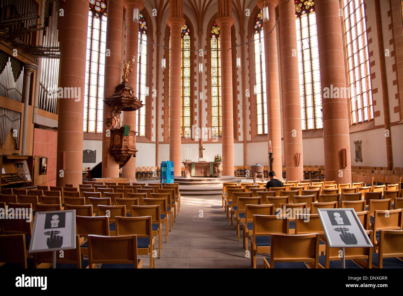 https://mdw-travel-data-us-east-1.s3.amazonaws.com/img/country/Germany/Church-of-the-Holy-Spirit-Heiliggeistkirche/img_02.jpg