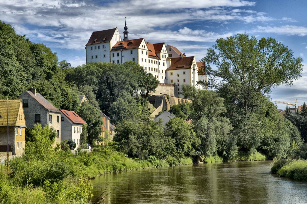 https://mdw-travel-data-us-east-1.s3.amazonaws.com/img/country/Germany/Colditz-Castle/img_01.jpg